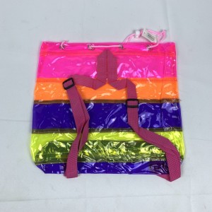 D137*CX120 MOCHILA FEMININA COLORIDA EM MATERIAL PLÁSTICO