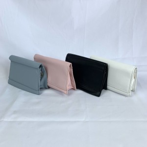 F-06*CX100 BOLSA DE OMBRO EM MATERIAL PLASTICO